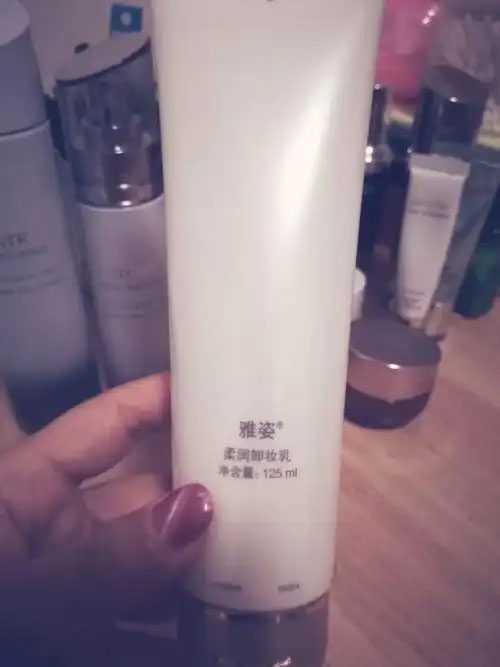 卸妆乳是卸妆油吗