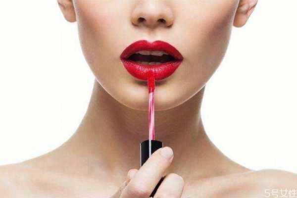 皮肤暗用什么颜色的口红?比较黑用什么颜色口红 皮肤暗用什么颜色的口红?比较黑用什么颜色口红