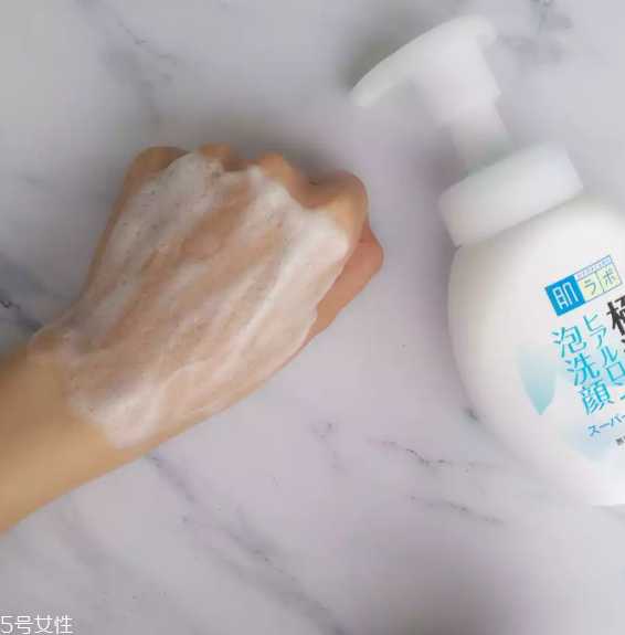 cow洗面奶和肌研极润洗面奶哪个好