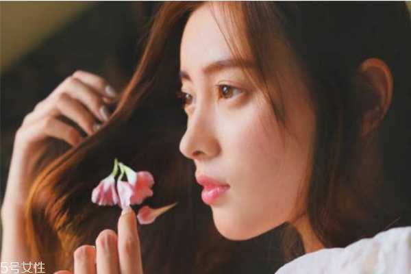 皮肤晒黑后怎样变白 知道这些让你不怕被晒