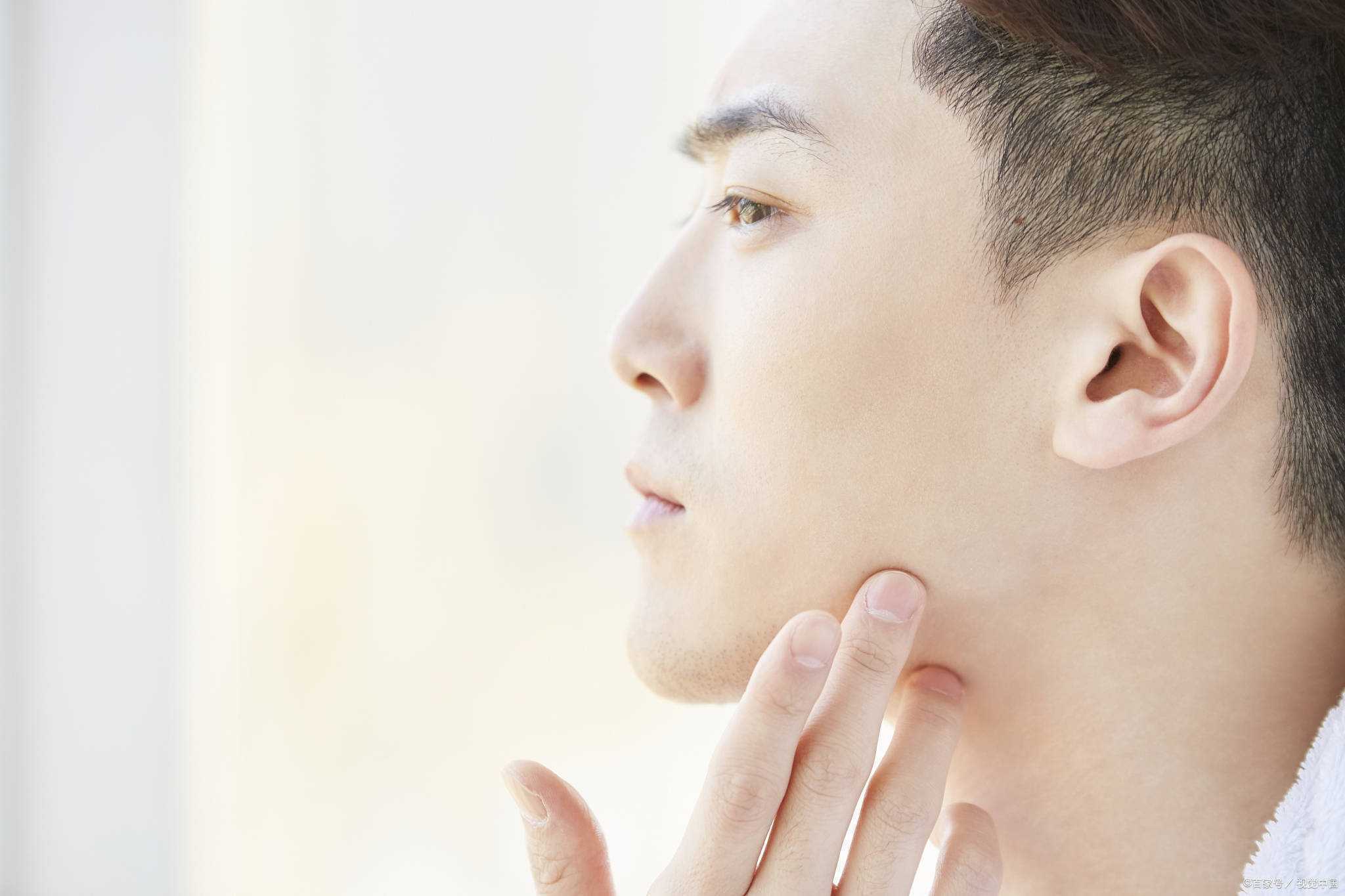 男生护肤的步骤大全