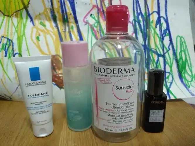 眼部精华需要每天使用吗