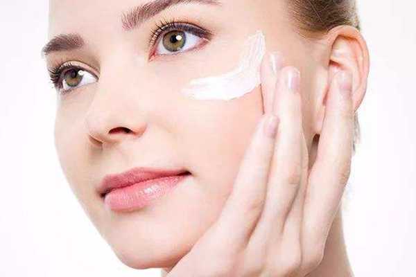 贴完面膜后的正确步骤 贴完面膜后的正确步骤