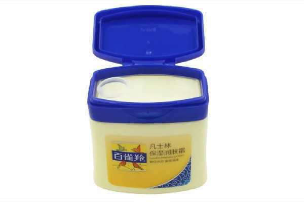 凡士林对痘痘有害吗 凡士林对痘痘有害吗