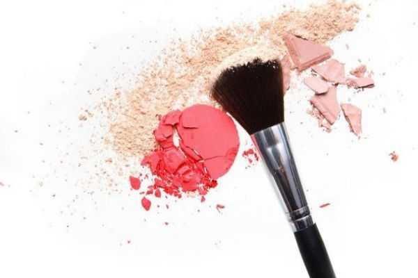 散粉开封一年还能用吗 散粉过了保质期不能再用