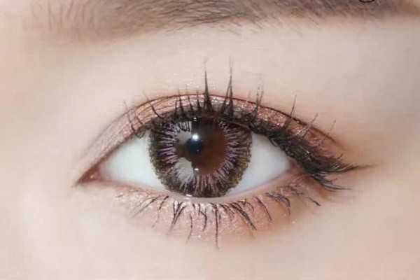美瞳会让眼睛看起来变大吗 美瞳会让眼睛看起来变大吗