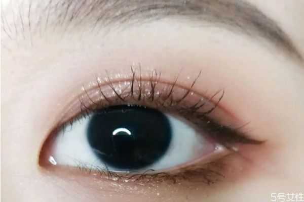 艾杜纱睫毛打底怎么样