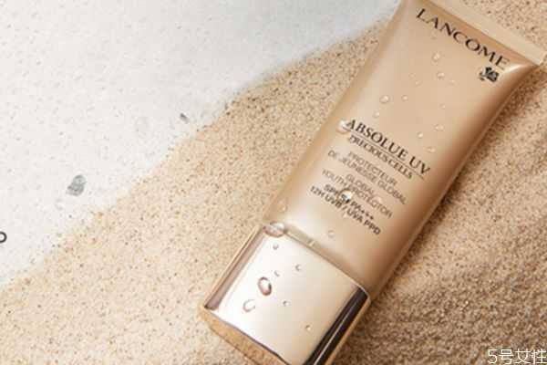 隔离霜会闷痘怎么办?为什么用隔离霜会闷痘 隔离霜会闷痘怎么办?为什么用隔离霜会闷痘