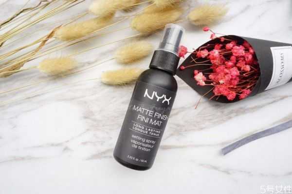 定妆喷雾一天可以喷几次？定妆喷雾怎么用才正确