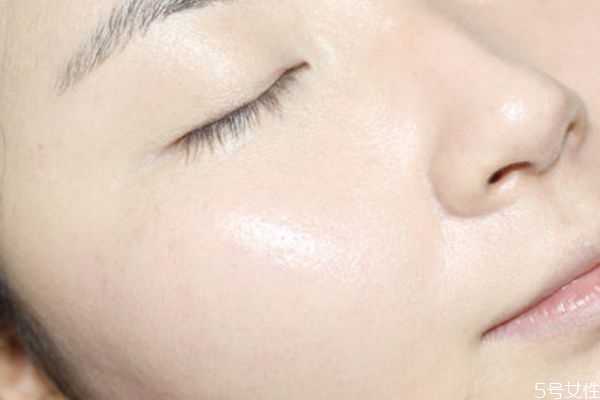 妆感轻薄的粉底液有哪些？哪些粉底液妆感比较轻薄