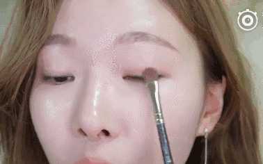 内双眼皮画眼妆技巧 先画眼妆还是先贴双眼皮贴