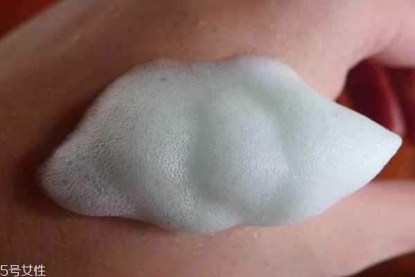 洁面泡沫是什么呢 洁面泡沫是什么呢