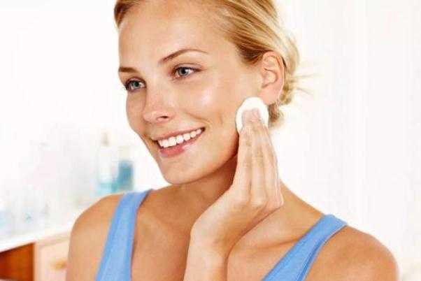 皮肤出油对身体有害吗 皮肤出油对皮肤好吗