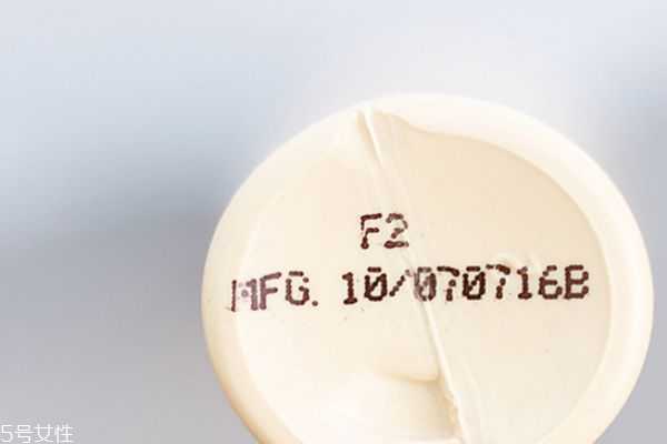 mistine粉底液色号在哪看？mistine粉底液怎么区分色号