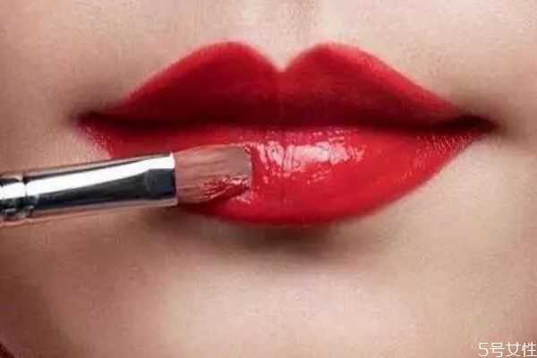 眼影刷和唇刷的区别是什么？怎么区分眼影刷和唇刷