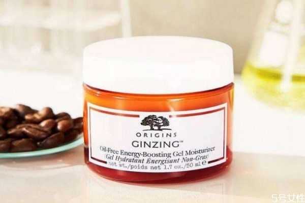 眼霜用在精华液前还是后？眼霜真的有必要使用吗