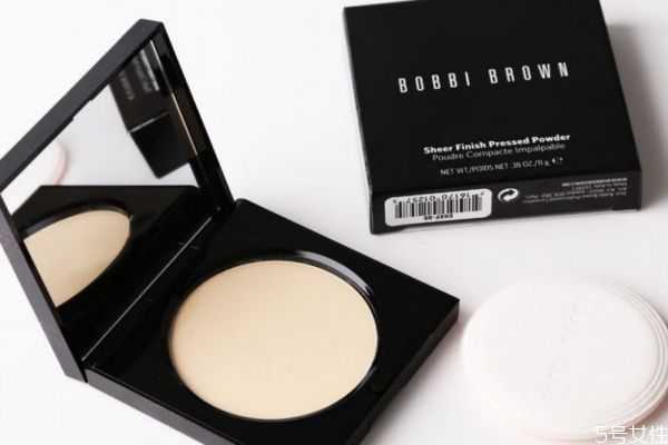 芭比布朗粉饼1号色白吗?芭比布朗粉饼1号和5号区别 芭比布朗粉饼1号色白吗?芭比布朗粉饼1号和5号区别