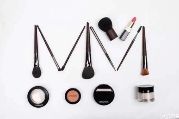 化妆刷能混着用吗?化妆刷是干用还是湿着用 化妆刷能混着用吗?化妆刷是干用还是湿着用