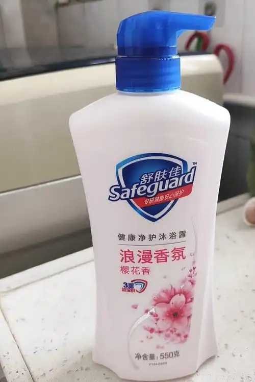 沐浴露洗头会掉头发吗