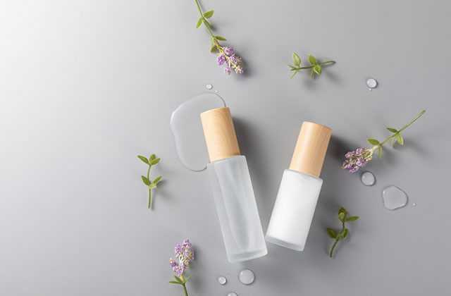 拍爽肤水用手好还是化妆棉好