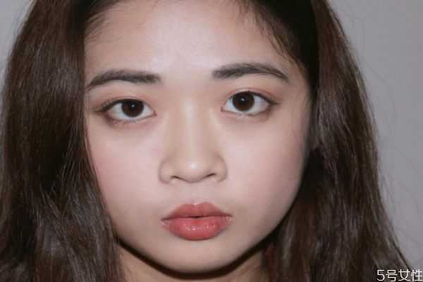 为什么口红不能当眼影?口红怎么当眼影用 为什么口红不能当眼影?口红怎么当眼影用