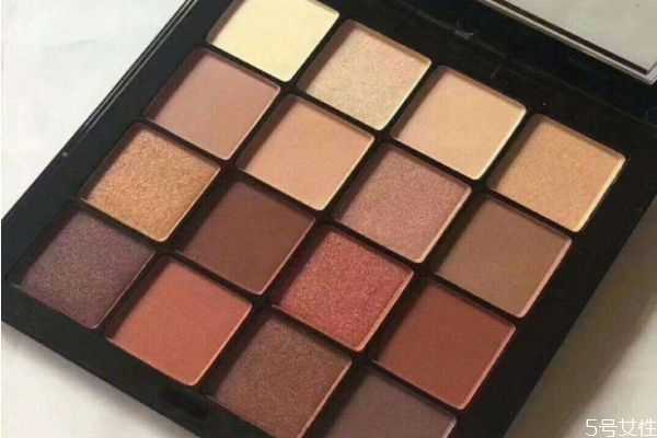 眼影里的闪粉是什么成分?眼影什么成分不好 眼影里的闪粉是什么成分?眼影什么成分不好