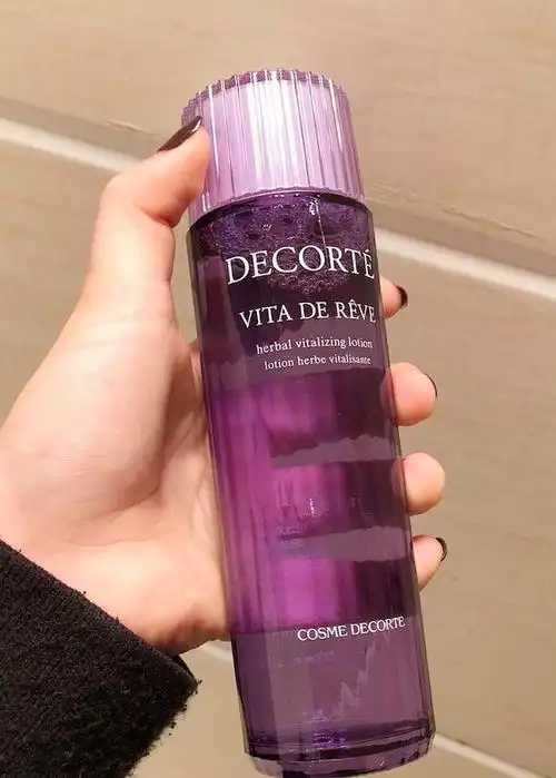 面霜一年四季都要用吗 面霜一年四季都要用吗