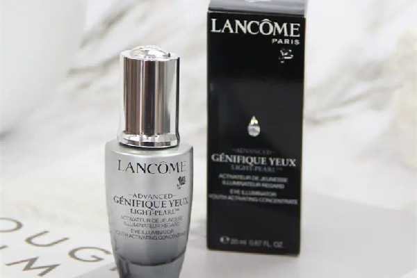 肌底液要避开眼周吗