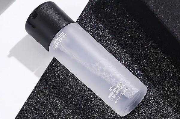 定妆喷雾要干了之后再化妆吗 定妆喷雾要干了之后再化妆吗