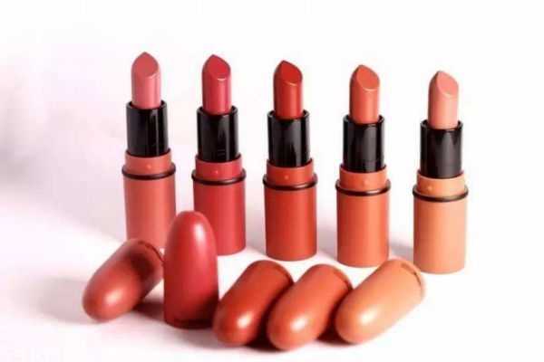 唇彩和口红的区别