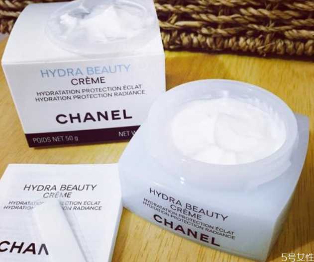 保湿面霜晚上用还是白天用?保湿面霜一天用几次 保湿面霜晚上用还是白天用?保湿面霜一天用几次