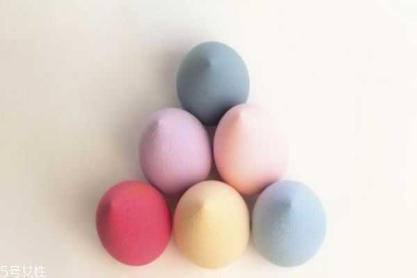 怎么用美妆蛋才能令底妆更服帖? 怎么用美妆蛋才能令底妆更服帖?