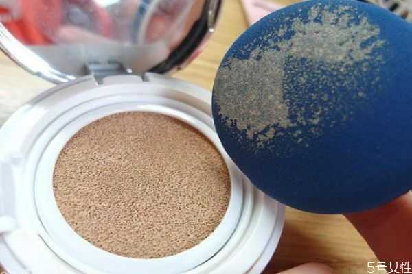 气垫bb对皮肤有伤害吗?每天涂气垫对皮肤好吗 气垫bb对皮肤有伤害吗?每天涂气垫对皮肤好吗