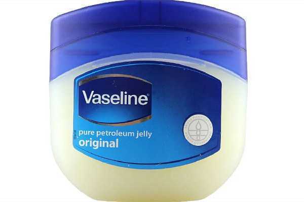 凡士林对痘痘有害吗 凡士林对痘痘有害吗