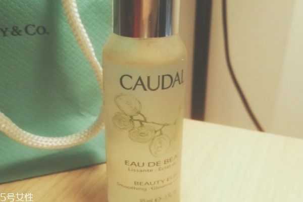 欧缇丽皇后水适合干皮吗