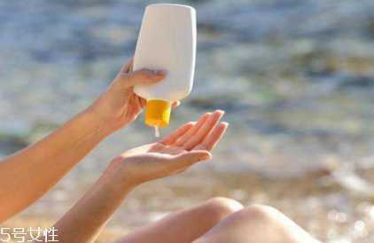 防护喷雾和防晒喷雾的区别 防护喷雾和防晒霜的使用顺序