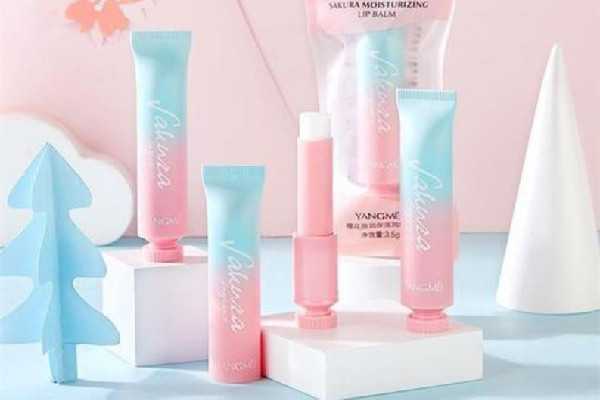 唇膏对嘴唇干裂有用吗？