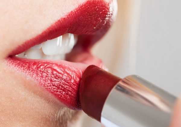 适合秋冬季节用的红棕色口红色号大牌推荐