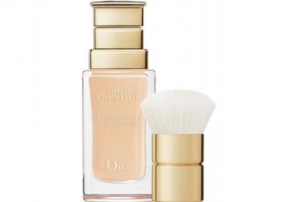 迪奥花蜜粉底液好用吗 迪奥花蜜粉底液好用吗