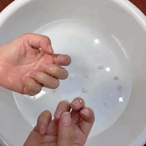 刚做的美甲怎么样卸掉?这3种方法可以试一试 刚做的美甲怎么样卸掉?这3种方法可以试一试