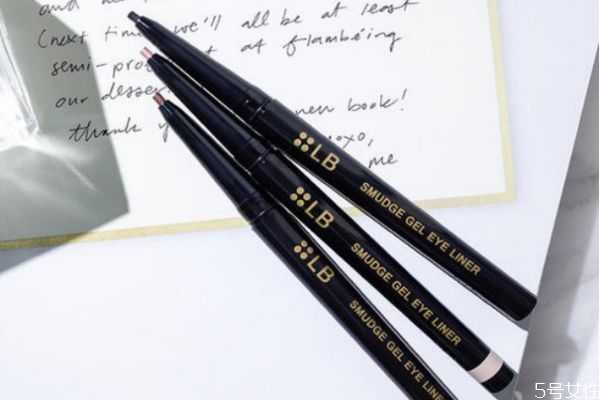 新手眼线胶笔还是液笔？眼线胶笔适合什么人用