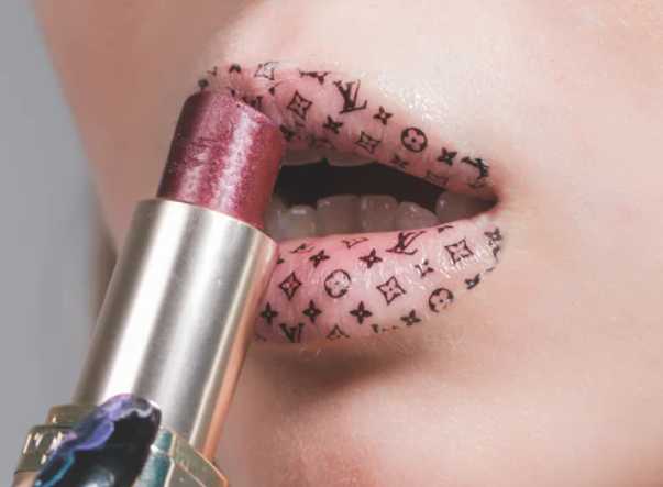 化妆必备品有哪些 化妆必备品有哪些