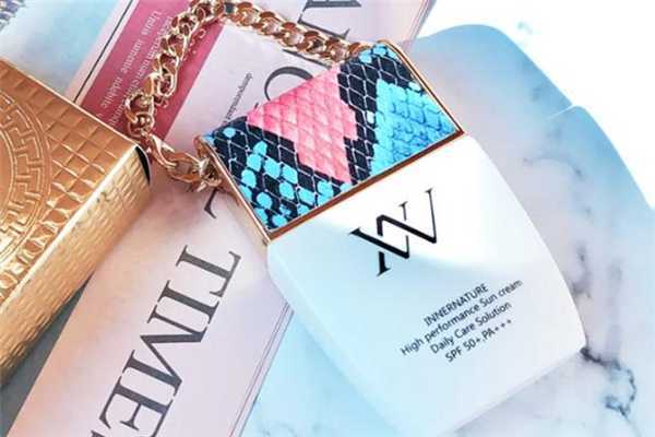 vn铂金包防晒和安耐晒哪个好