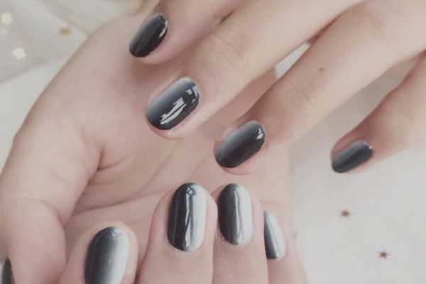 单色渐变美甲图片 简单素雅渐变美甲 单色渐变美甲图片 简单素雅渐变美甲