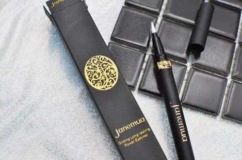 眼线笔怎么卸干净?眼线笔用清水可以卸掉吗 眼线笔怎么卸干净?眼线笔用清水可以卸掉吗