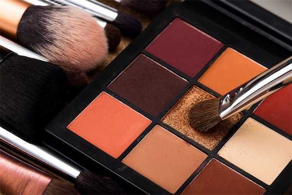 眼影膏可以用在脖子吗 眼影膏可以用在脖子吗