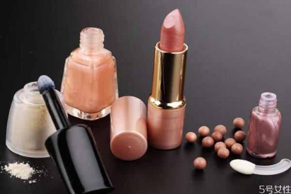 孕妈可以化妆吗 化妆品对宝宝有伤害吗