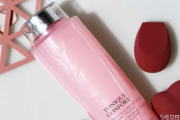 爽肤水什么时候用最佳?爽肤水早上用还是晚上 爽肤水什么时候用最佳?爽肤水早上用还是晚上