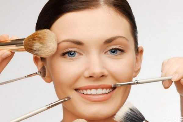 bb霜和粉底液隔离霜可以一起使用吗?bb霜和粉底液的顺序 bb霜和粉底液隔离霜可以一起使用吗?bb霜和粉底液的顺序