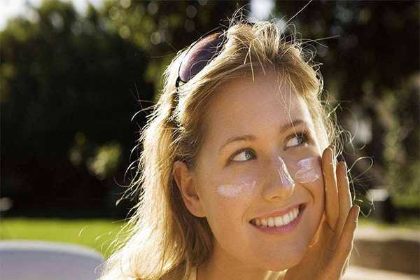 防晒霜闷痘怎么办?怎样避免防晒霜闷痘 防晒霜闷痘怎么办?怎样避免防晒霜闷痘